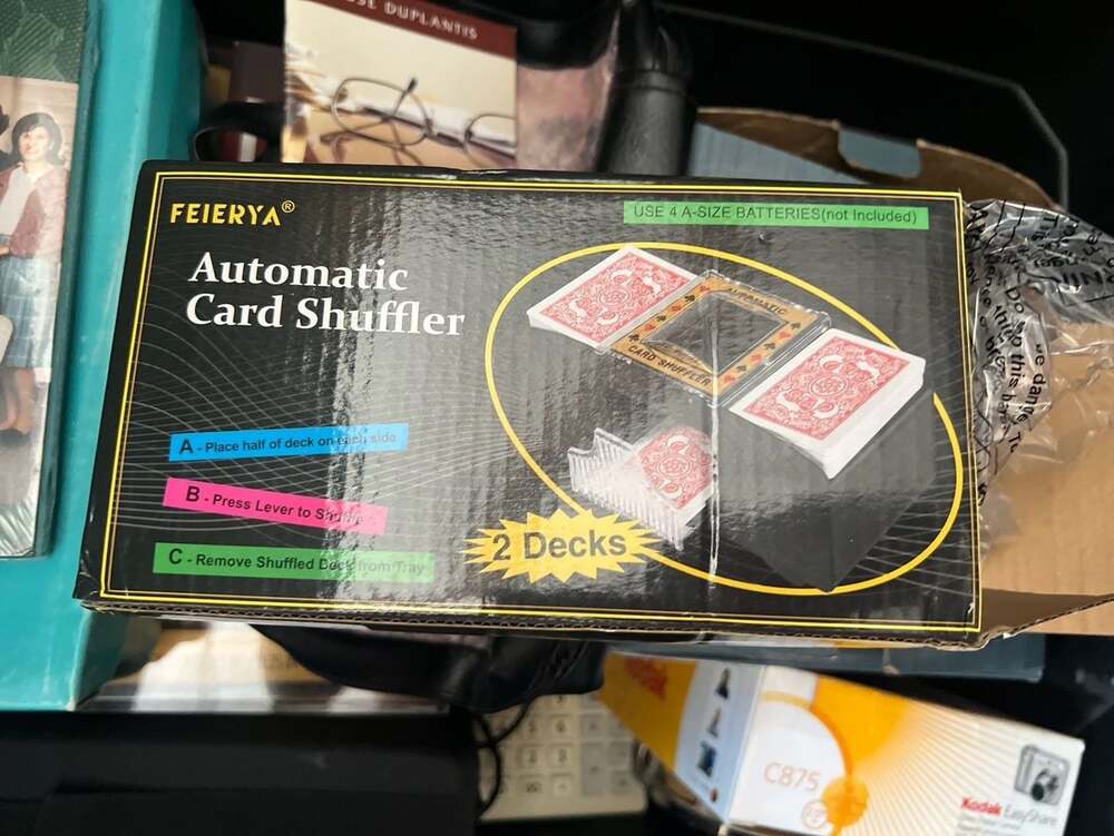 Card Shuffler Automatic Electric Playing Card Shuffler Battery Operated (NEW)